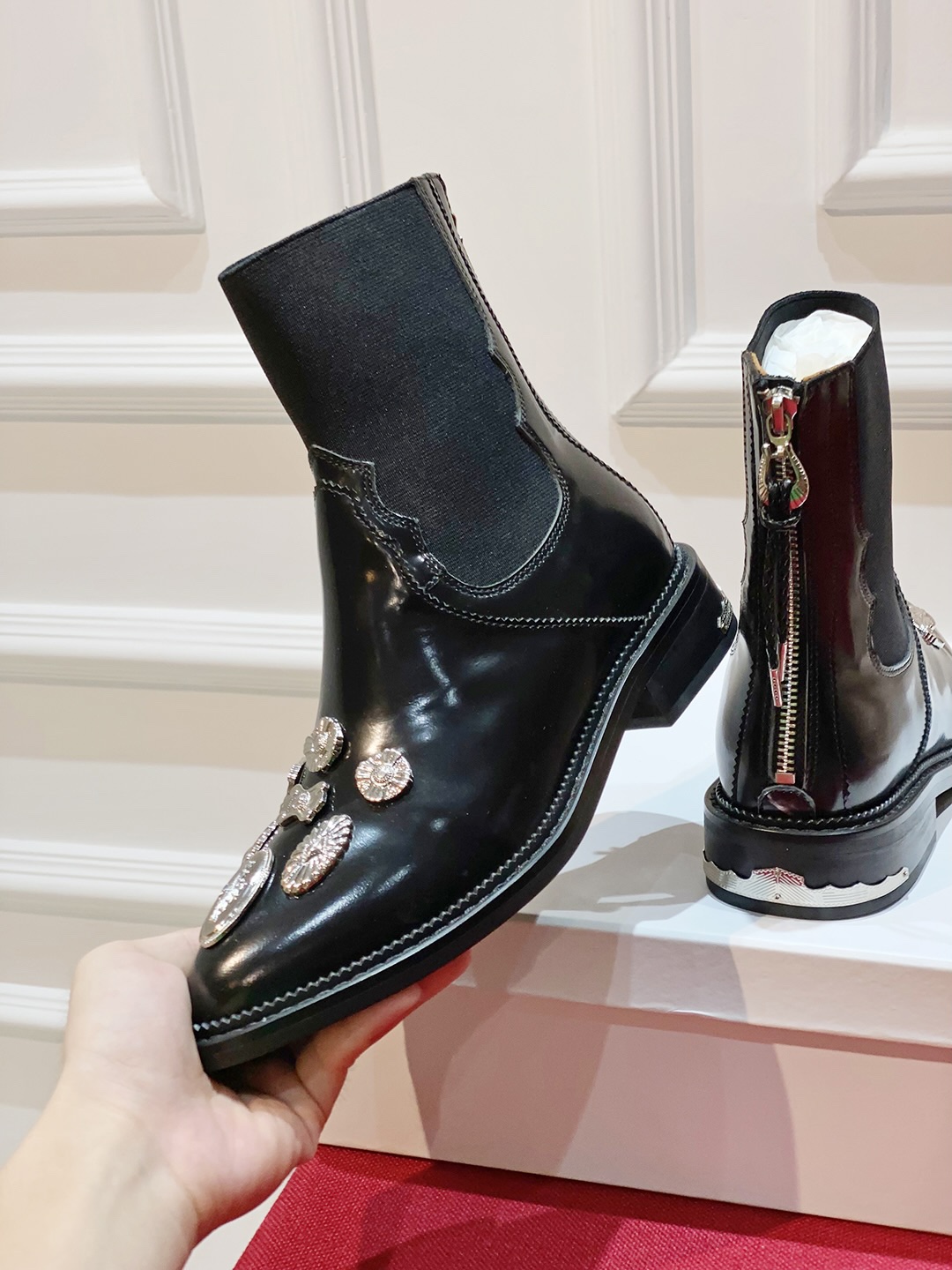 2023 Fall/Winter Toga Pulla Chelsea Badge Boots: Stylish and Comfortable Essentials - 图片 7