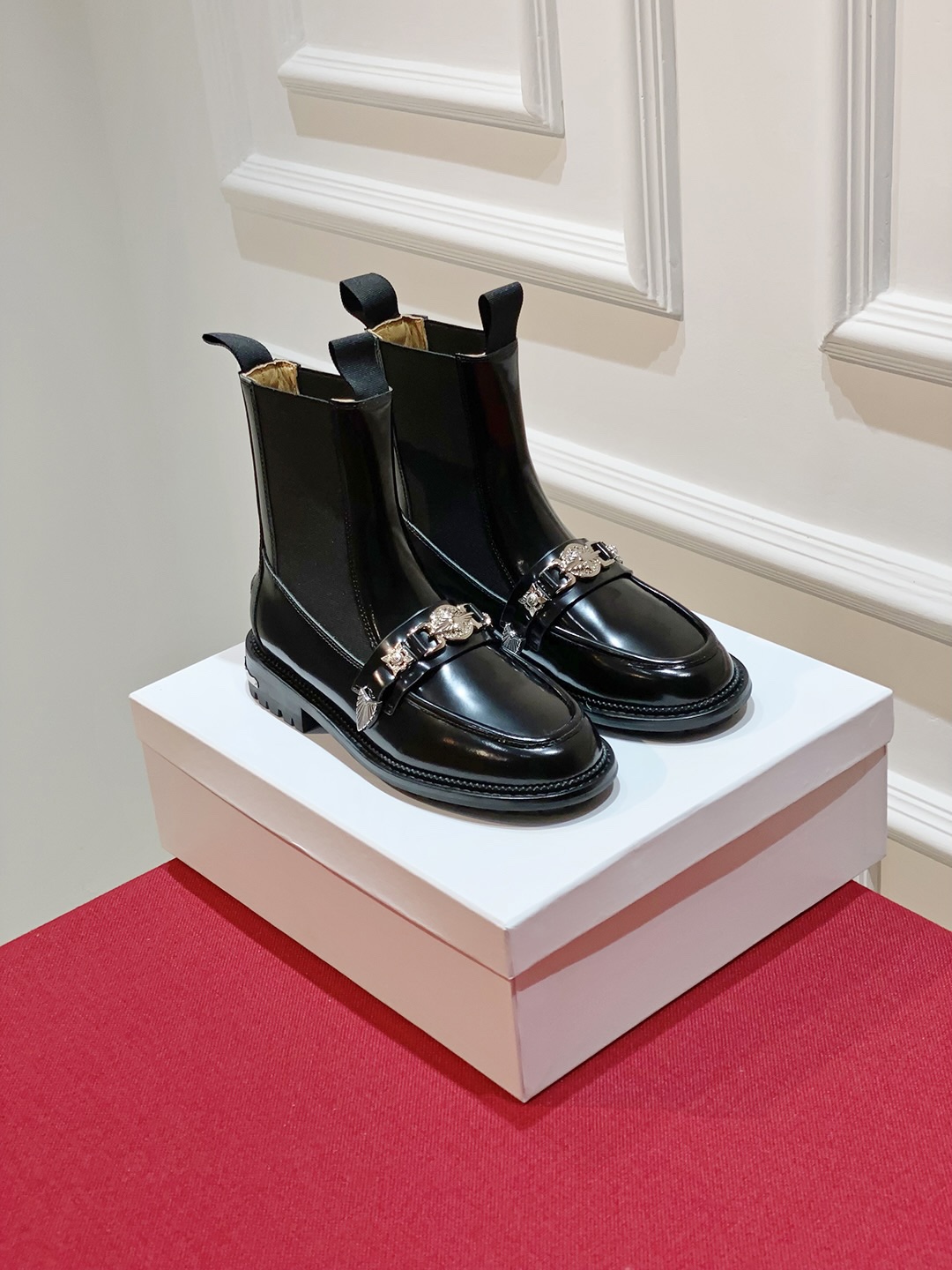 2023 Fall/Winter Fashion: Toga Pulla Chelsea Collection Overview