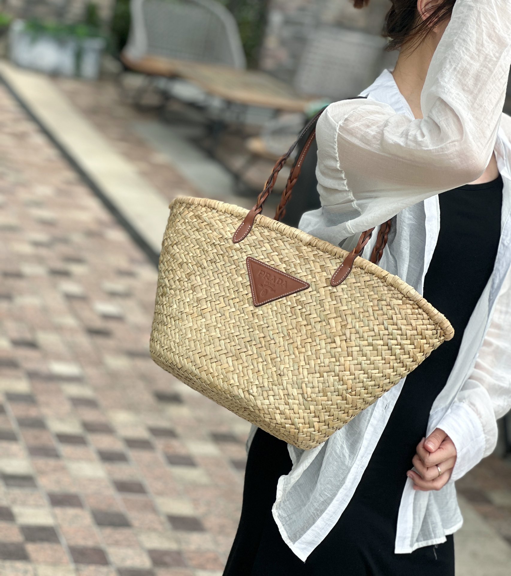 Prada Of course, the best match for the hot summer is the vegetable basket~its both light and fashionable