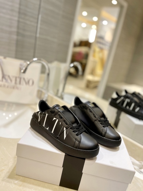Valentino Garavani Leather Sneaker VLTN Black Casual Shoe for Men 1 Valentino Garavani Leather Sneaker VLTN Black Casual Shoe for Men