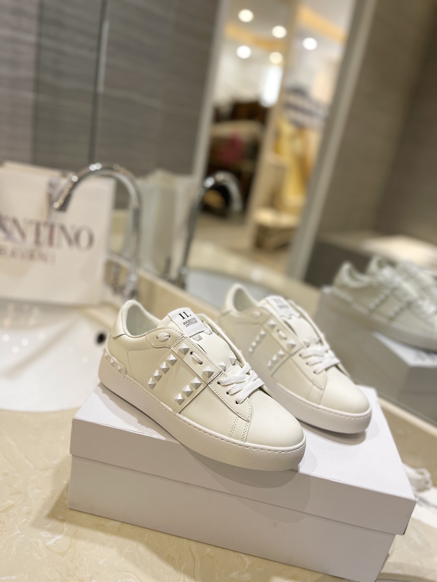 Valentino Garavani Zapatillas Deportivas de Piel con Adornos Rockstud