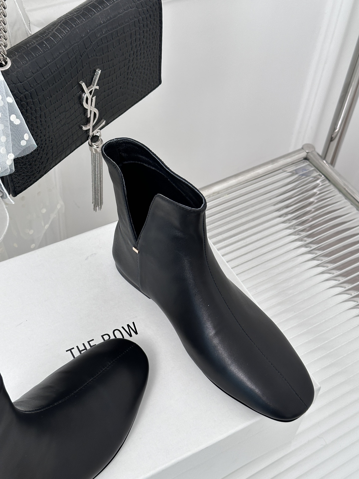 Therow2023/秋冬新品V口方