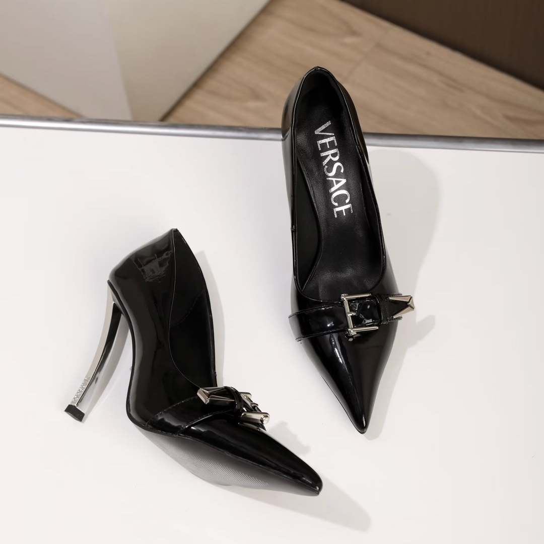 35-42 yardas, fábrica Versace nuevos zapatos individuales de cuero puntiagudo, con curvas con Logo m
