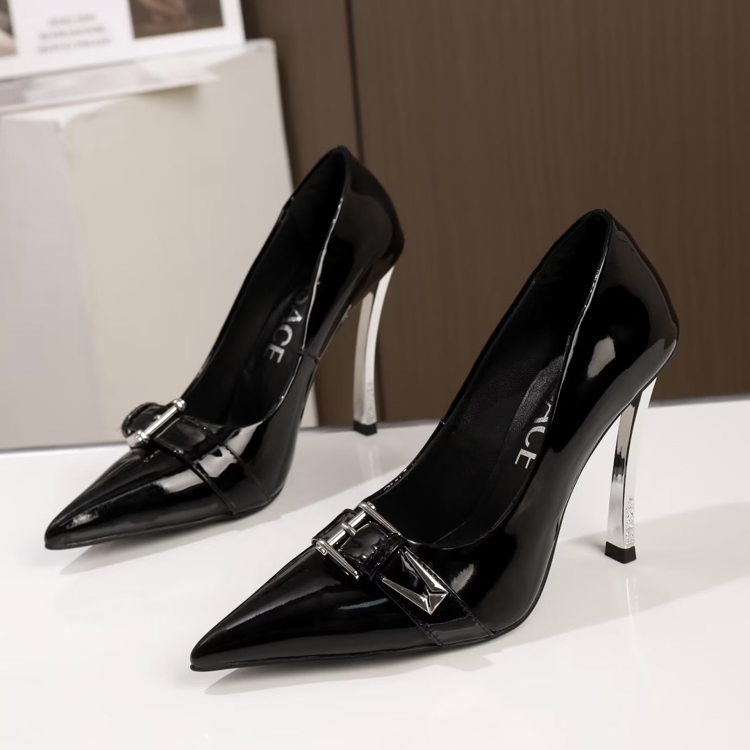 35-42 yardas, fábrica Versace nuevos zapatos individuales de cuero puntiagudo, con curvas con Logo m