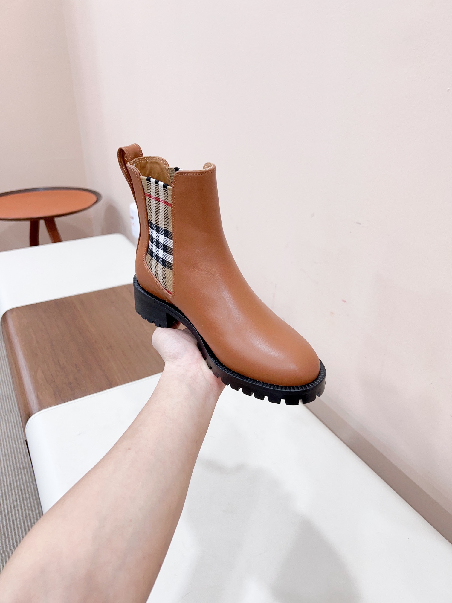 Burberry 2023SS Certified Vintage Retro Boots Collection: Best Value for Money - 图片 5