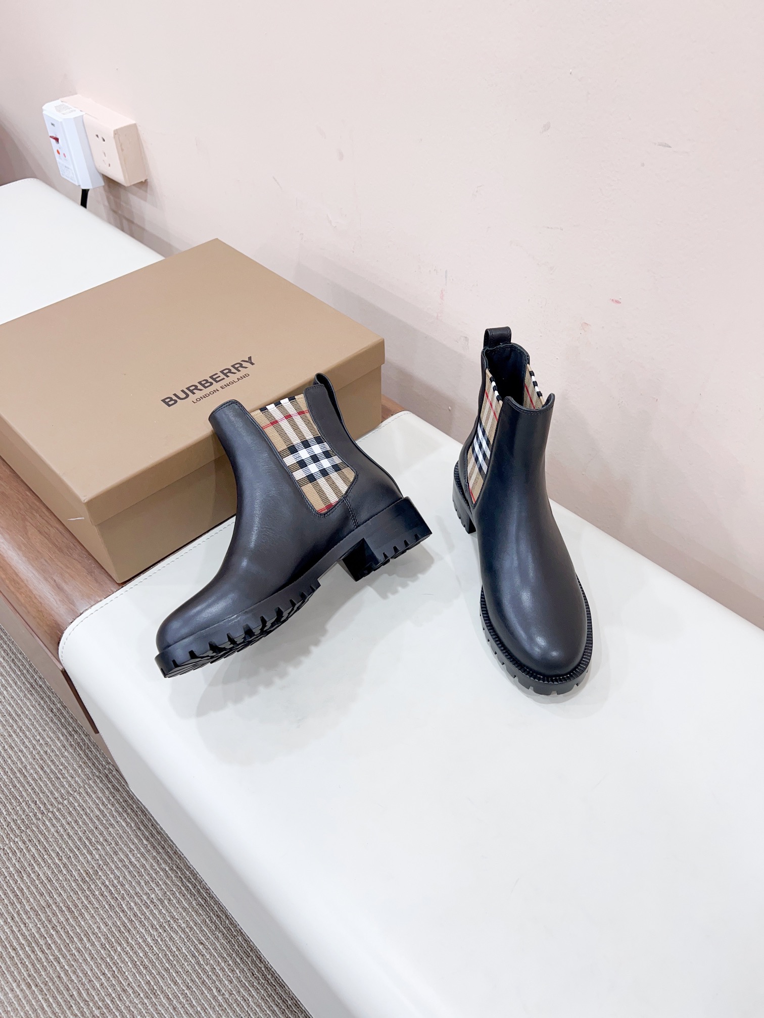 Burberry 2023ss Certified Boots: Korean-Style with Italian Leather, Best Value for Money - 图片 3
