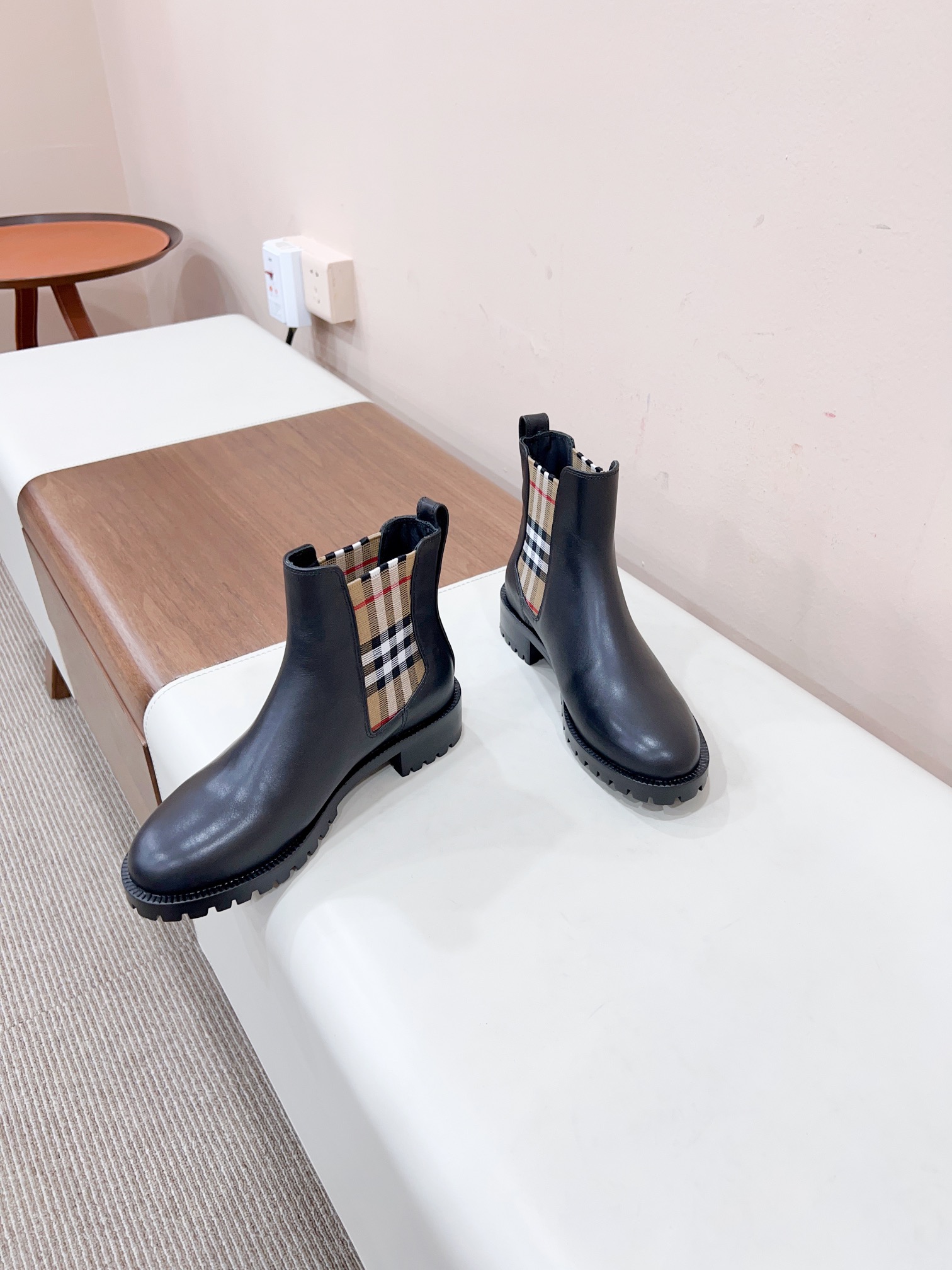 Burberry 2023ss Certified Boots: Korean-Style with Italian Leather, Best Value for Money - 图片 4