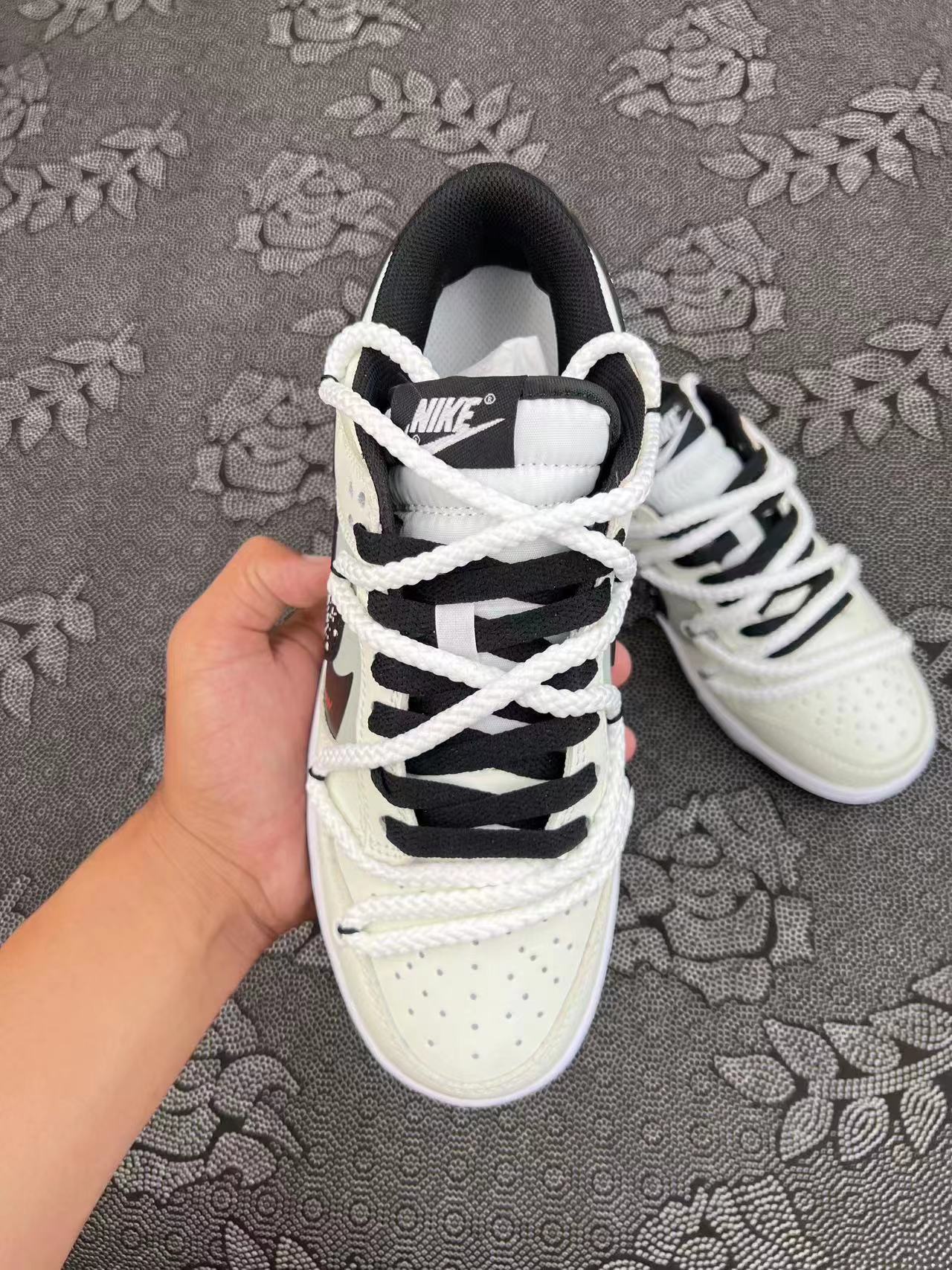 ? Nike Dunk Low 熊猫恶作剧 爱之笑脸 熊猫泼墨低帮板鞋 黑白灰?