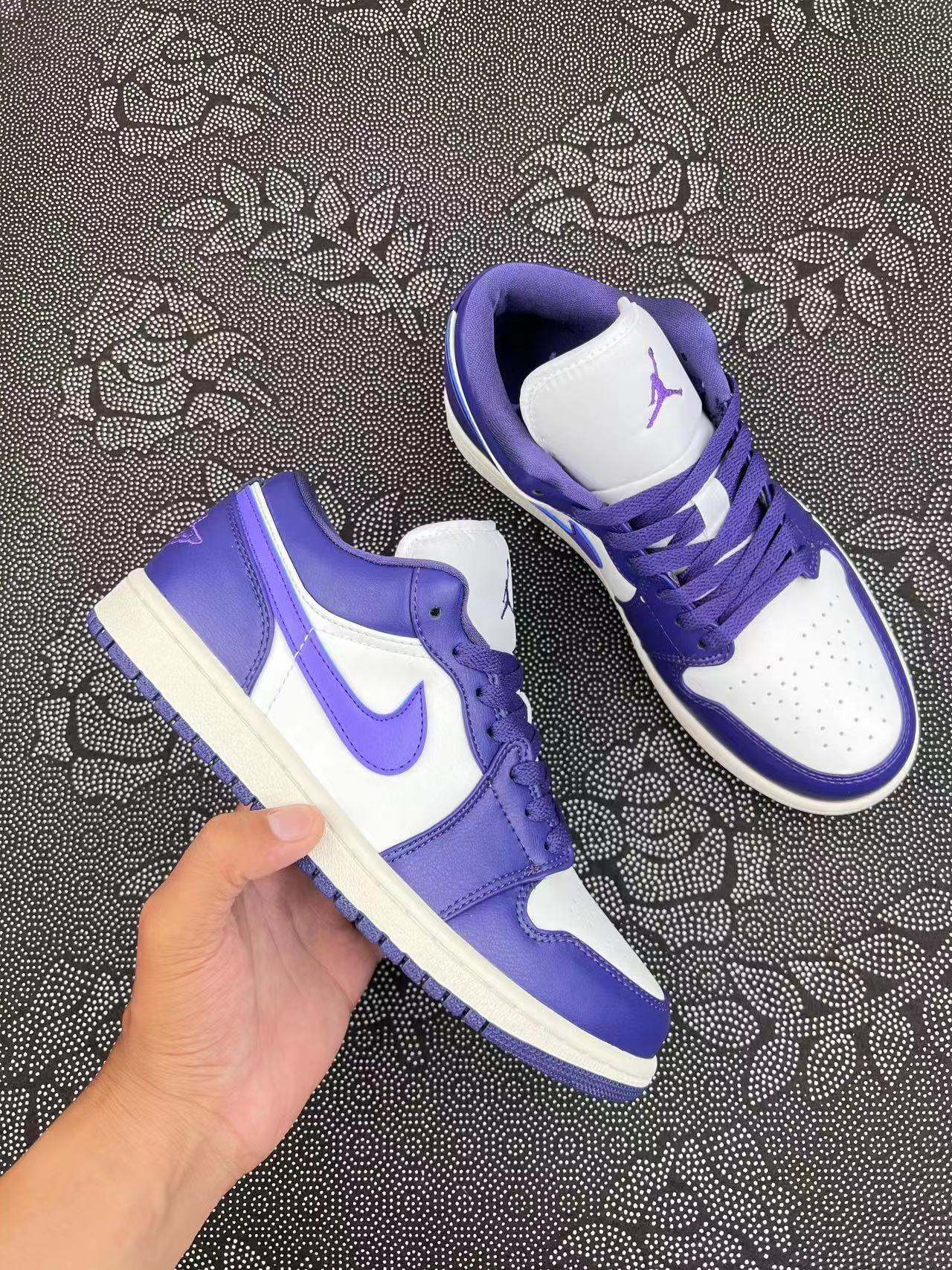 ? Air Jordan 1 Low