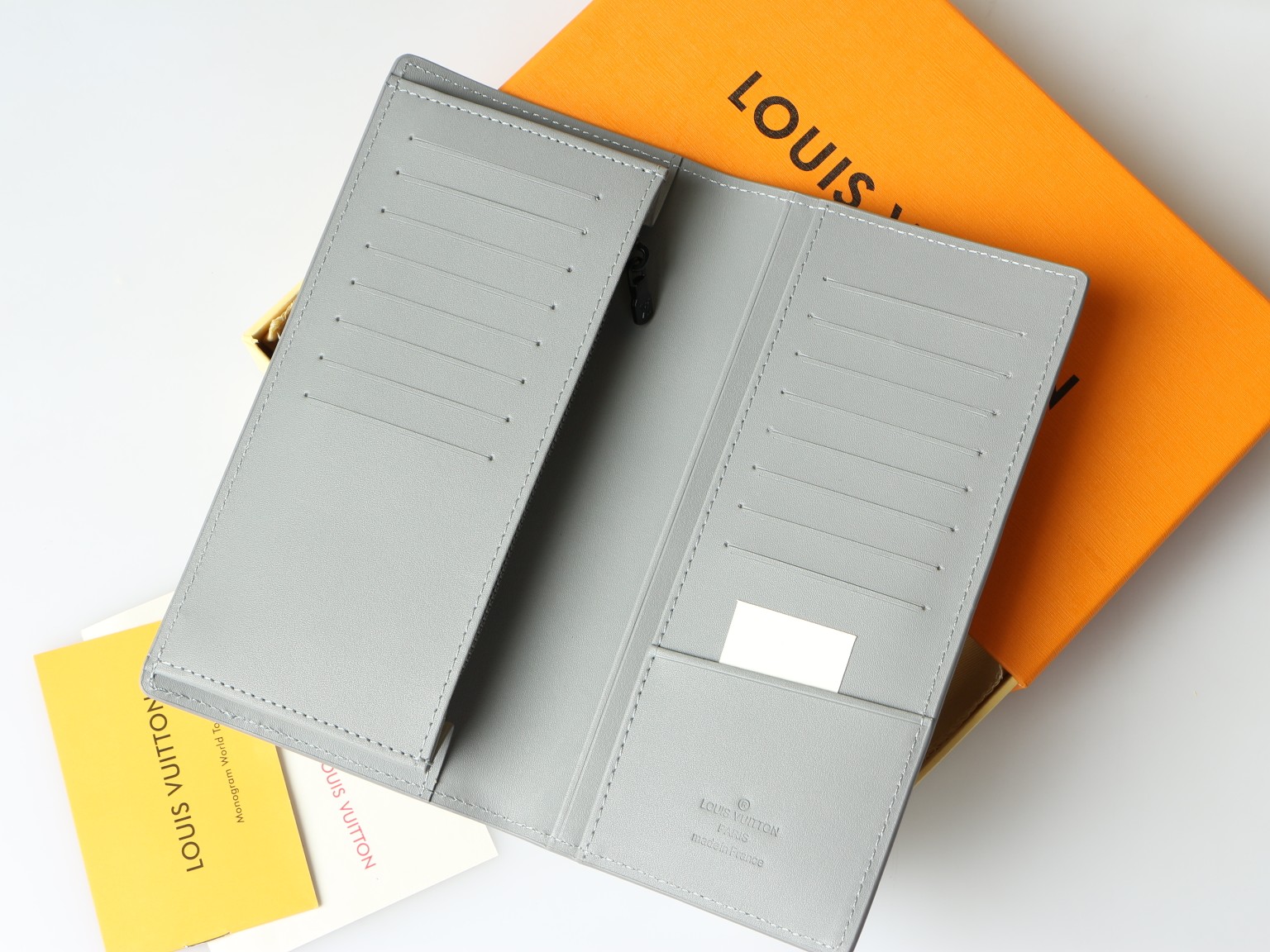 Premium leather wallet packaging view