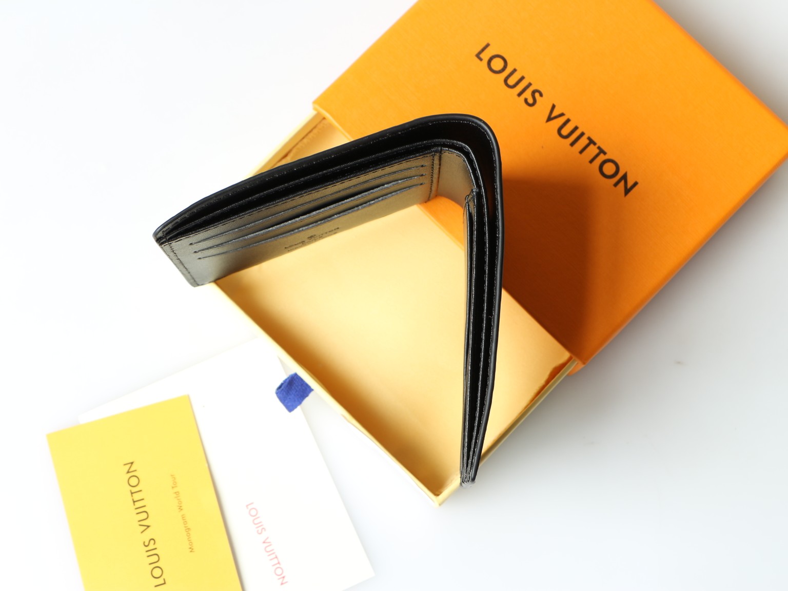 Premium leather bifold wallet in gift packaging