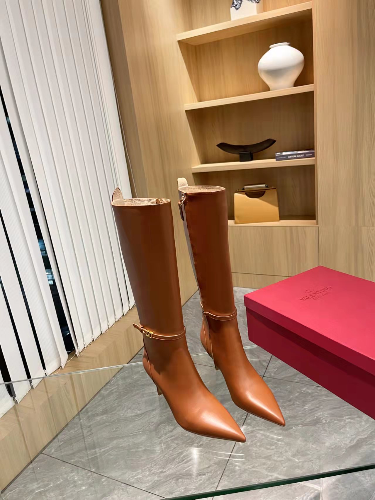 [Valentino] Valentino otoño e invierno botas de moda de las mujeres: en el pie cómodo y versátil tej