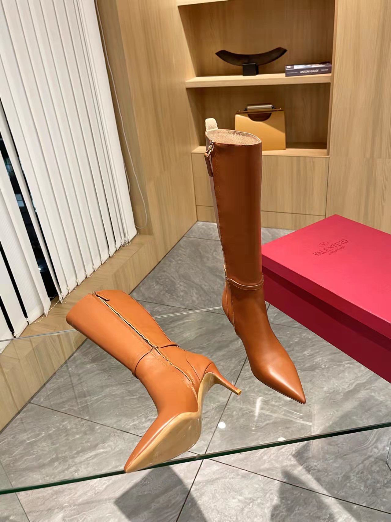 [Valentino] Valentino otoño e invierno botas de moda de las mujeres: en el pie cómodo y versátil tej