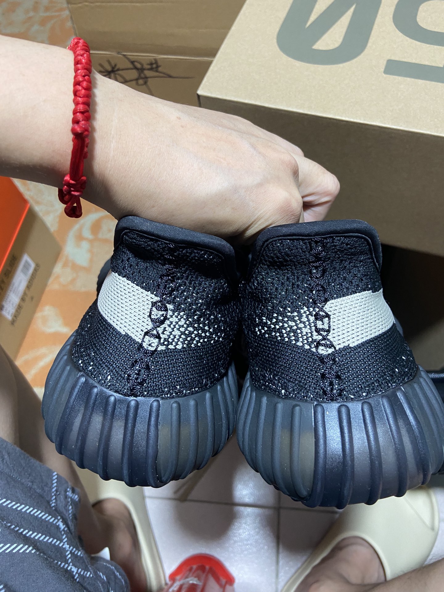 Yeezy350黑白尺码36-48总