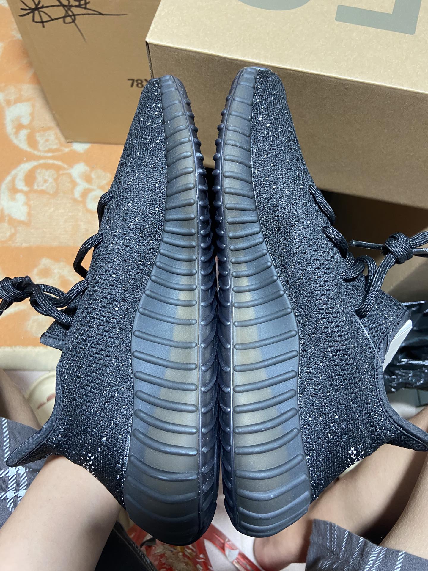 Yeezy350黑白尺码36-48总