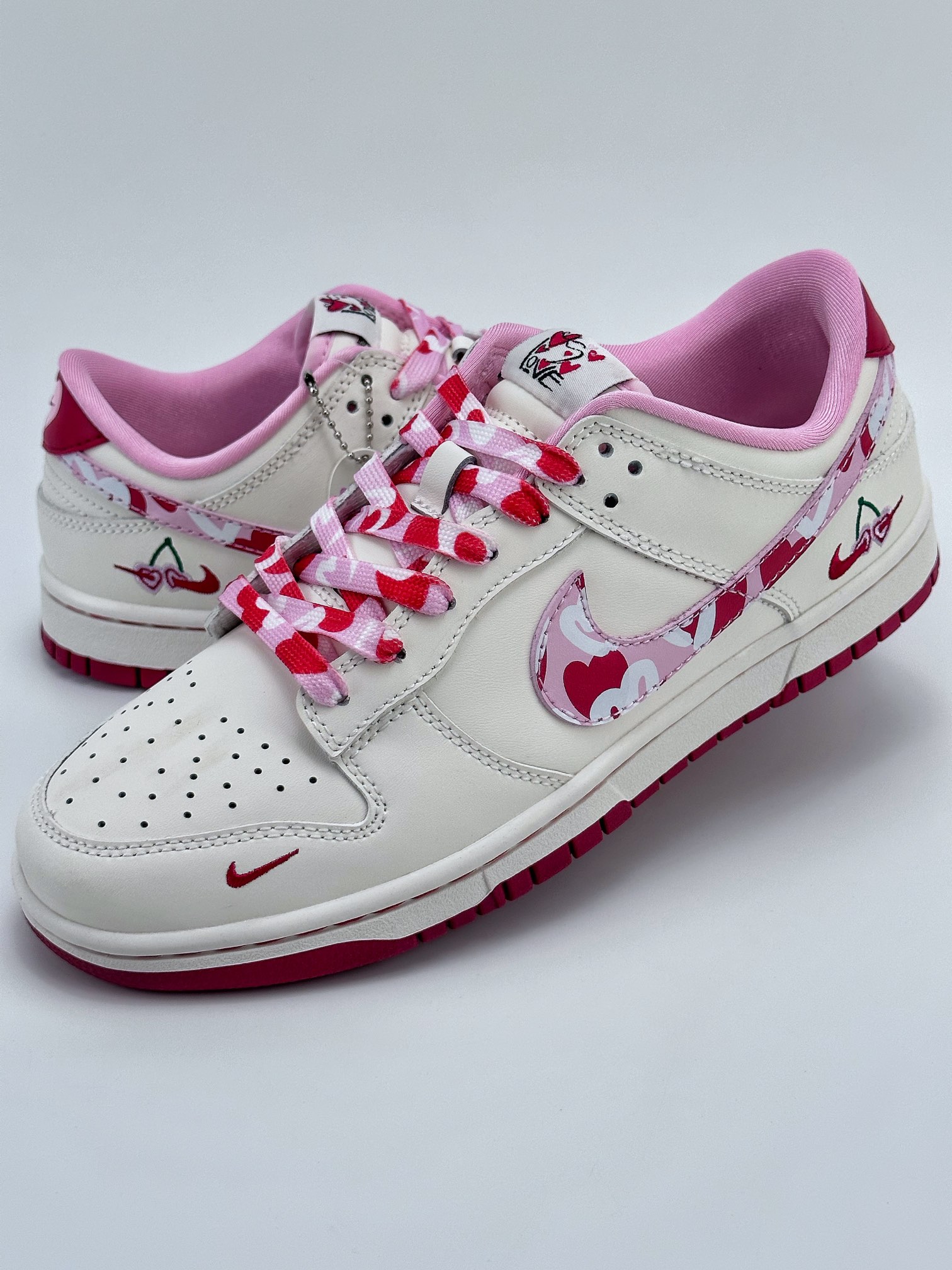 Nike SB Dunk Low 樱桃情人节 FC1688-118