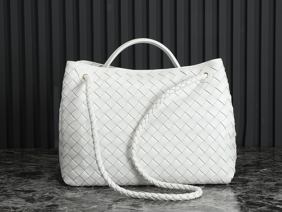 Bottega Veneta Andiamo Medium White Leather Handbag - Iconic Design 3 i1692293253 7788 1