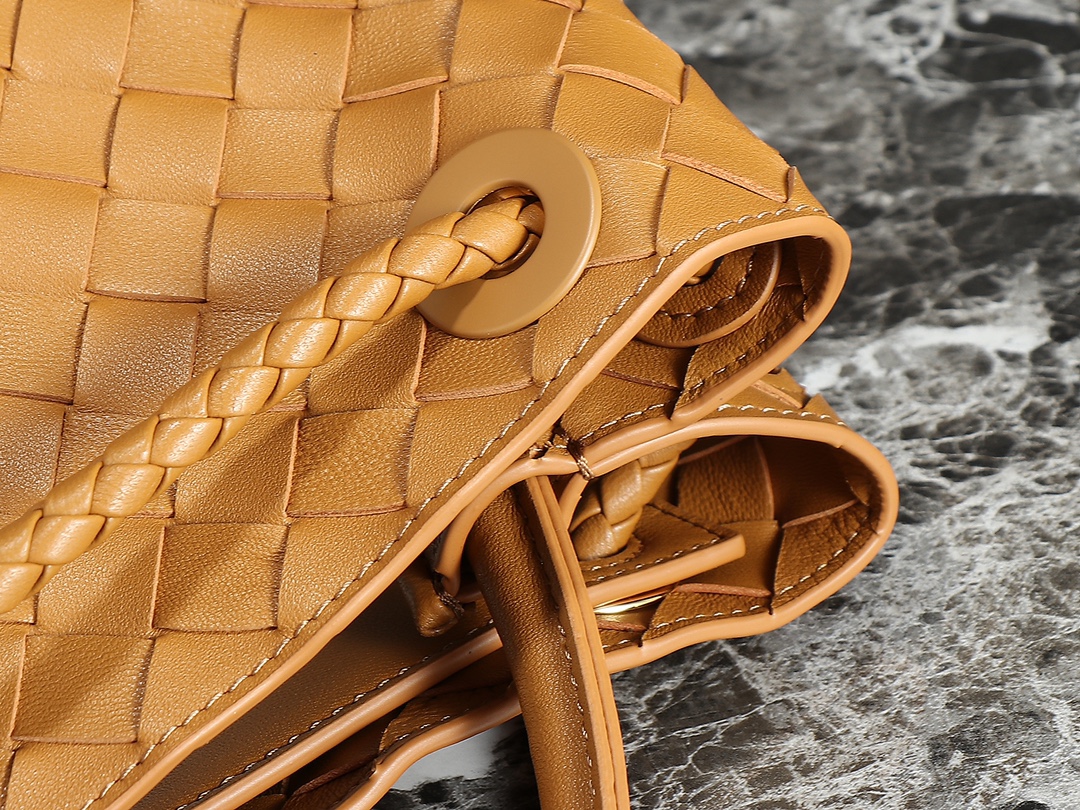 Bottega Veneta Andiamo Medium Handbag: Nappa Leather, Woven Design, Stylish & Roomy 6 i1692293320 5469 5