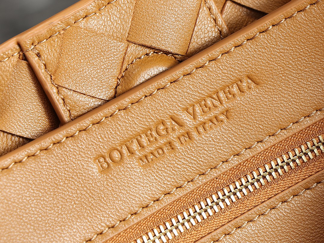 Bottega Veneta Andiamo Medium Handbag: Nappa Leather, Woven Design, Stylish & Roomy 9 i1692293320 6840 8