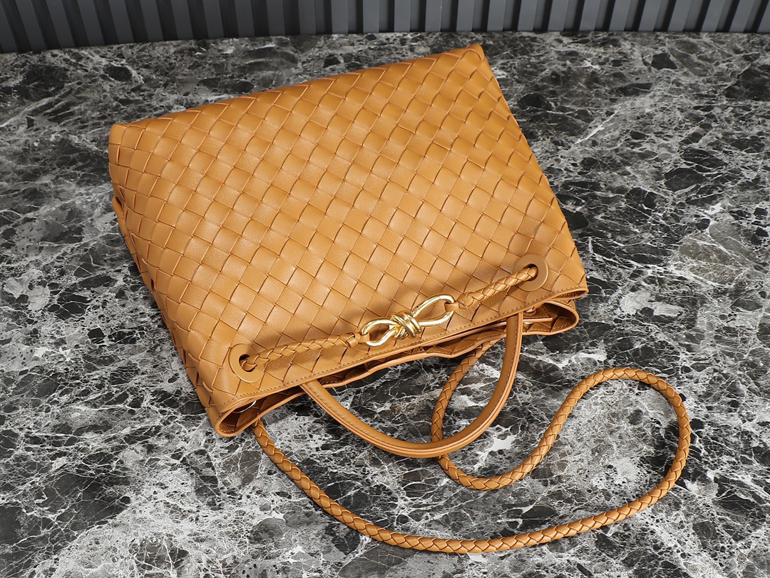 Bottega Veneta Andiamo Medium Handbag: Nappa Leather, Woven Design, Stylish & Roomy 3 i1692293320 7974 2