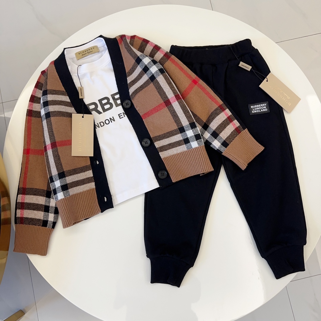 Burberry burberry camiseta interior de manga larga (90-150) Burberry burberry cárdigan de punto (100-150) Burberry burb…