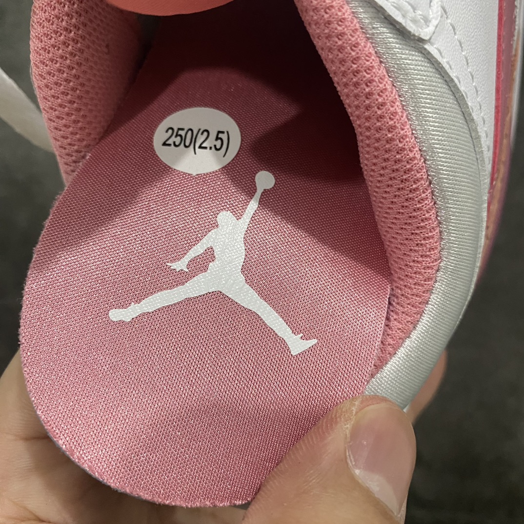 图片[7]-【小绿X版】Air Jordan Legacy AJ312 粉白  FN3407-161n目前市场最好版本 优于之前各代号版本n最新原鞋开发 独家鞋底模具 目前市场最正确版型 后跟处饰有标志性爆裂纹覆盖层 正确官方原盒原配整洁度一流 鞋身采用了头层皮制作 平台电商直供首选 售后超低  尺码：36 36.5 37.5 38 38.39 40-莆田鞋批发中心