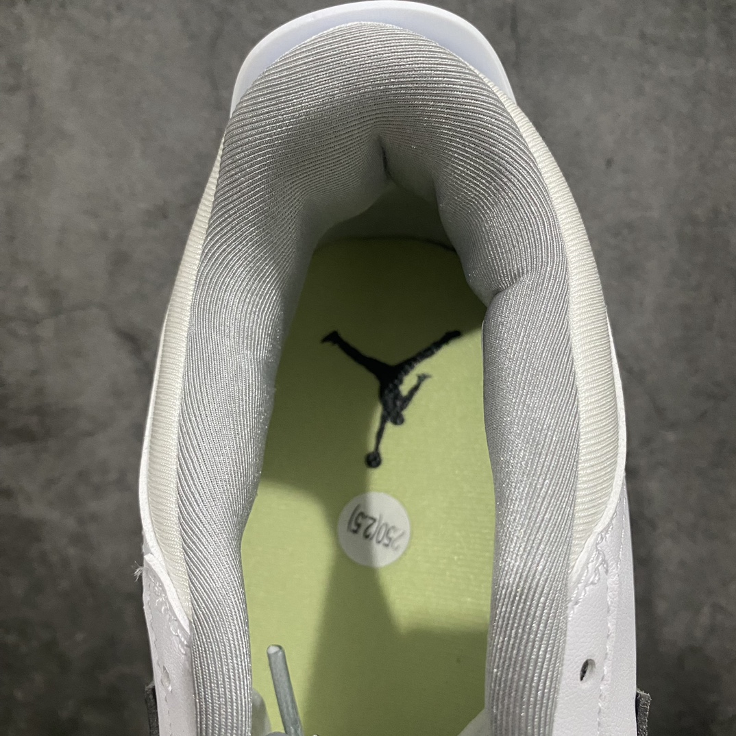 图片[7]-【小绿X版】Air Jordan Legacy AJ312 白紫蓝 复活节 DV9127-101n目前市场最好版本 优于之前各代号版本n最新原鞋开发 独家鞋底模具 目前市场最正确版型 后跟处饰有标志性爆裂纹覆盖层 正确官方原盒原配整洁度一流 鞋身采用了头层皮制作 平台电商直供首选 售后超低  尺码：36 36.5 37.5 38 38.39 40 40.5 41 42 42.5 43 44 44.5 45 46 47.5-莆田鞋批发中心