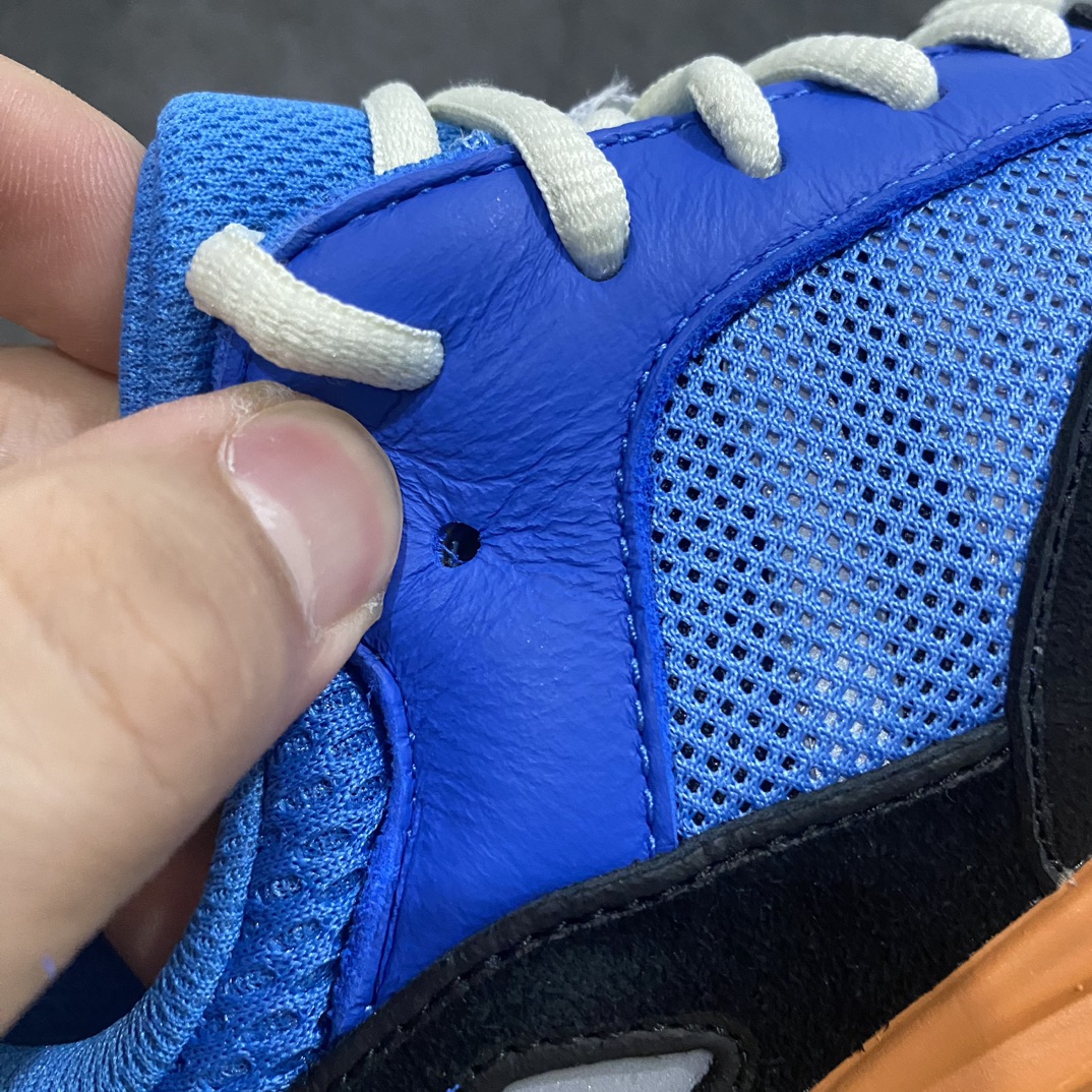 纯原版本Yeezy700BrightBlue蓝橙色GZ0541市场最坚挺的版本此版本也不会随着市场的动荡