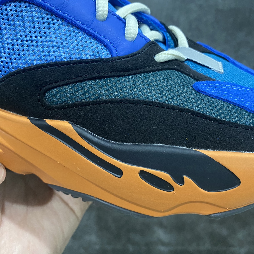 纯原版本Yeezy700BrightBlue蓝橙色GZ0541市场最坚挺的版本此版本也不会随着市场的动荡