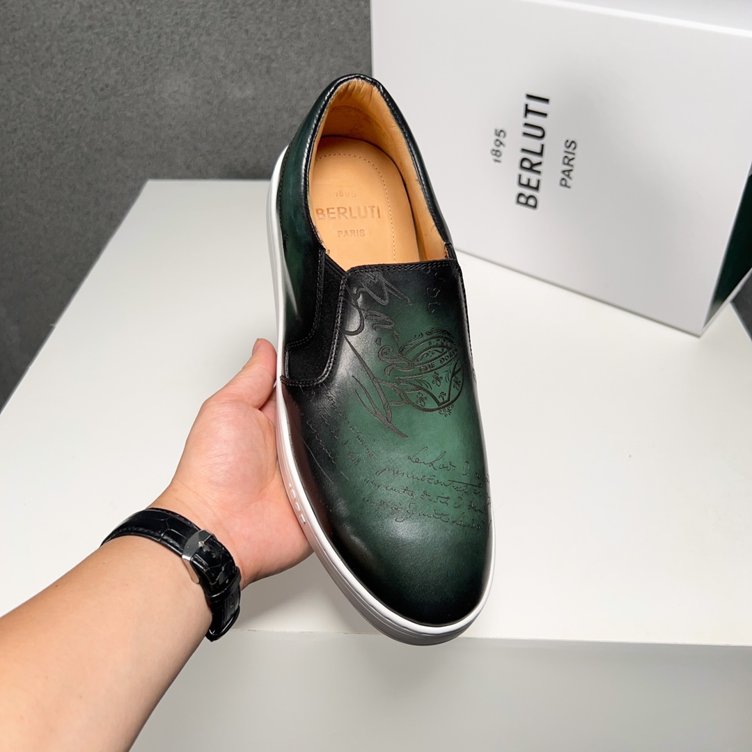 430BerlutiBerluti Men's SneakersEste zapato excepcionalmente moderno rompe moldes con un empeine de 