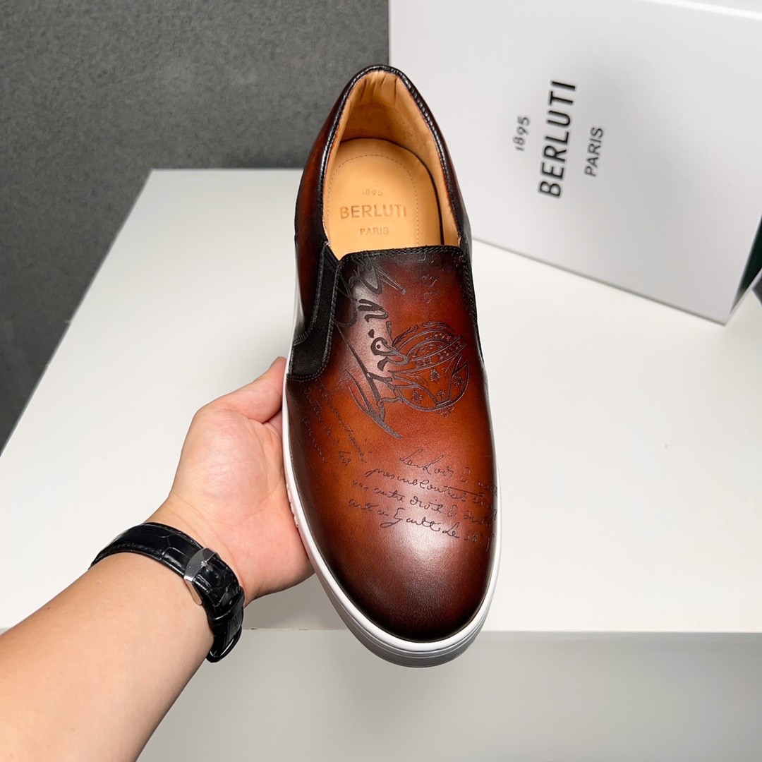 430BerlutiBerluti Men's SneakersEste zapato excepcionalmente moderno rompe moldes con un empeine de 