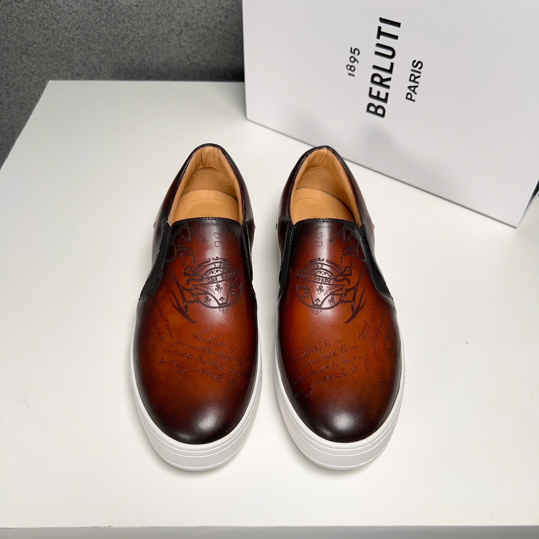 430BerlutiBerluti Men's SneakersEste zapato excepcionalmente moderno rompe moldes con un empeine de 