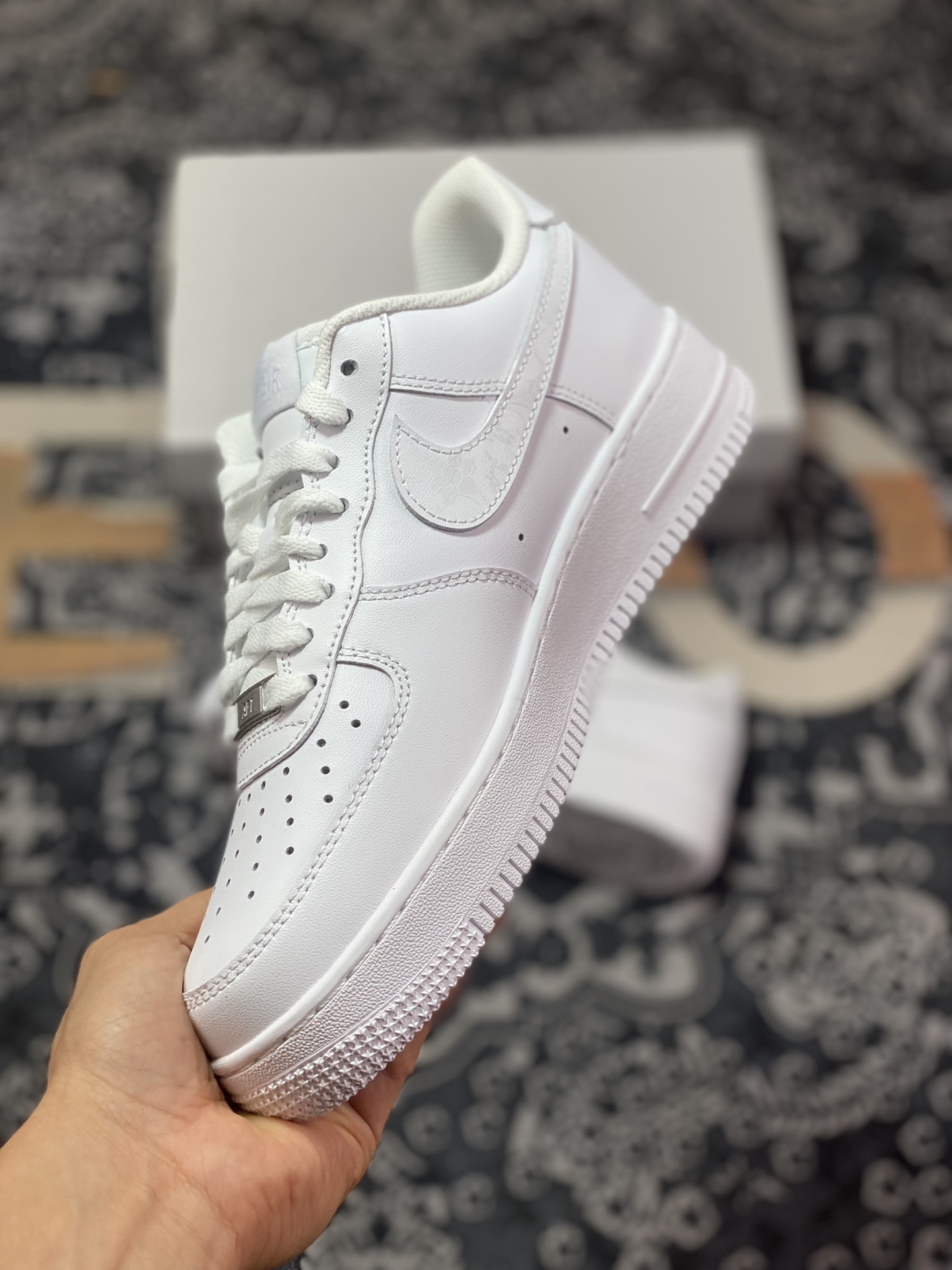 Air Force 1 '07 Low Blue and White Porcelain Color Changing Hook CW2288-111