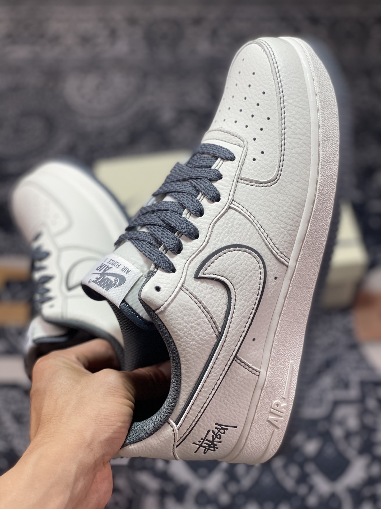 260  StUssy x Nike Air Force 1′07 Low”Milk White/Dark Grey“空军一号板鞋“皮革米白深灰斯图西”UN1635-111