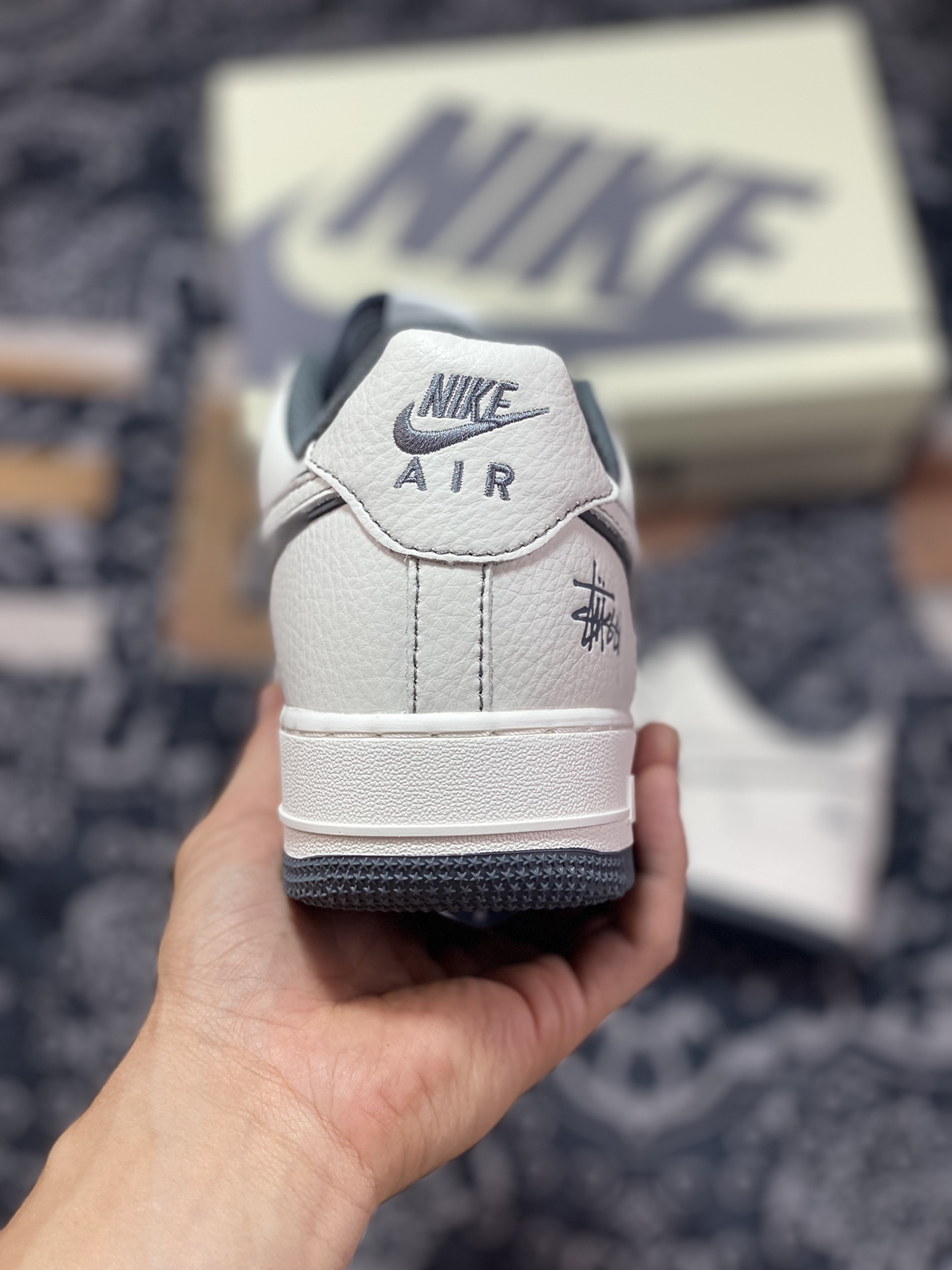 260  StUssy x Nike Air Force 1′07 Low”Milk White/Dark Grey“空军一号板鞋“皮革米白深灰斯图西”UN1635-111