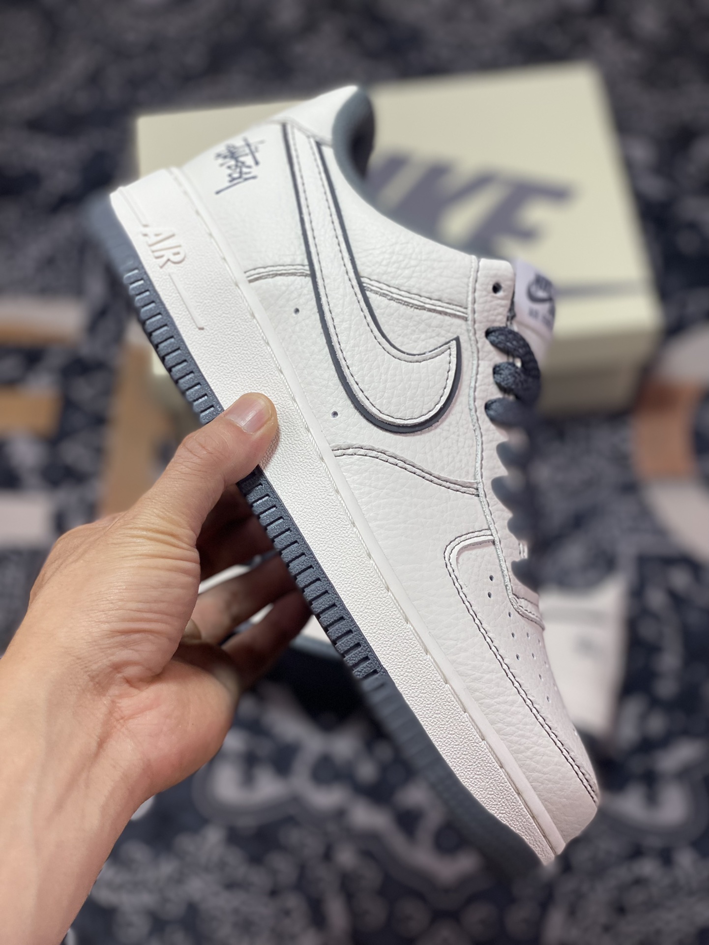 260  StUssy x Nike Air Force 1′07 Low”Milk White/Dark Grey“空军一号板鞋“皮革米白深灰斯图西”UN1635-111