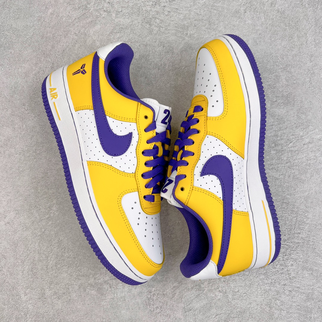 图片[3]-零售💰240 ＃G版纯原 Kobe Bryant x NK Air Force 1 Low Retro QS 空军一号低帮 白紫黄 紫金湖人 FZ1151-100 ＃情怀单品 科比限定 纪念意义拉满 相信老粉对于这款鞋都不陌生 整体采用经典 NK Air Force 1 Low 作为设计蓝本 白色鞋身填充搭配黄色鞋身框架 最后辅以紫色外底 还原标准洛杉矶湖人紫金配色 这款鞋使用了极具代表性的湖人配色方案 白色、黄色与紫色的运用十分亮眼 后跟 Kobe 的刀鞘 Logo 也点明了这双鞋的主人 此外 这款鞋的左右脚鞋舌上也分别印有 Kobe 的 24 号号码 据说这是 Kobe 最喜欢的一双生活鞋款 SIZE：35.5 36 36.5 37.5 38 38.5 39 40 40.5 41 42 42.5 43 44 44.5 45 46 47.5 编码：by2936040-运动鞋