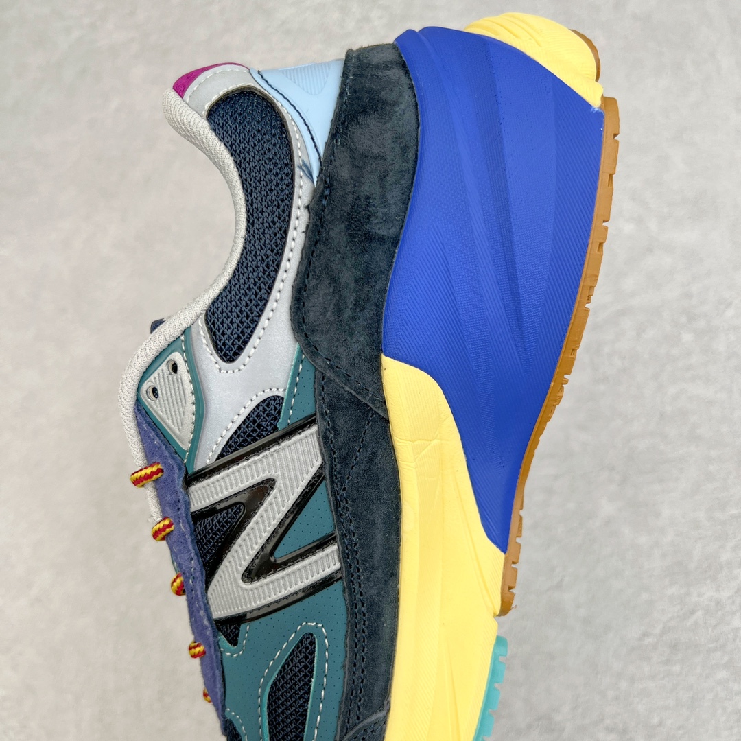 图片[7]-＃K版纯原 Action Bronson x New Balance in USA M990V6 新百伦NB六代系列美产血统经典复古百搭老爹风休闲运动跑步鞋 蓝绿棕 这是一双极具现代感设计的复古跑鞋 990v6 鞋面大部分面积依旧采用麂皮和织物材质覆盖 从各种细节上看也还是有点 990v5 的影子 但相比 990v5 990v6 鞋面各种材质的拼接会更加复杂 这次 990v6 最大的改变相信大家应该也发现了 就是看上去貌似比 990v4 和 990v5 两代鞋款加起来还要厚的鞋底 其实这是 New Balance 首次采用的三重缓震组合鞋底 除了之前就有的 ABZORB 缓震科技和 ENCAP 中底 这次新加入了 FuelCell 缓震科技 看来舒适度和增高度 都要更上一层楼呀 990v6 的侧标 Logo 设计少见地没有印在绒面皮革上 而是置于网眼面料以及横跨鞋身的皮革织带之上 同时鞋舌上的标签设计并没有延用此前 990v4 和 990v5 采用的样式设计 而是采用了一种新的类似于三角徽章的设计 所以对于鞋款上的更新变化 既有延续经典的设计 也有创新性的改变 尺码：36 37 37.5 38 38.5 39 40 40.5 41.5 42 42.5 43 44 44.5 45-选品中心