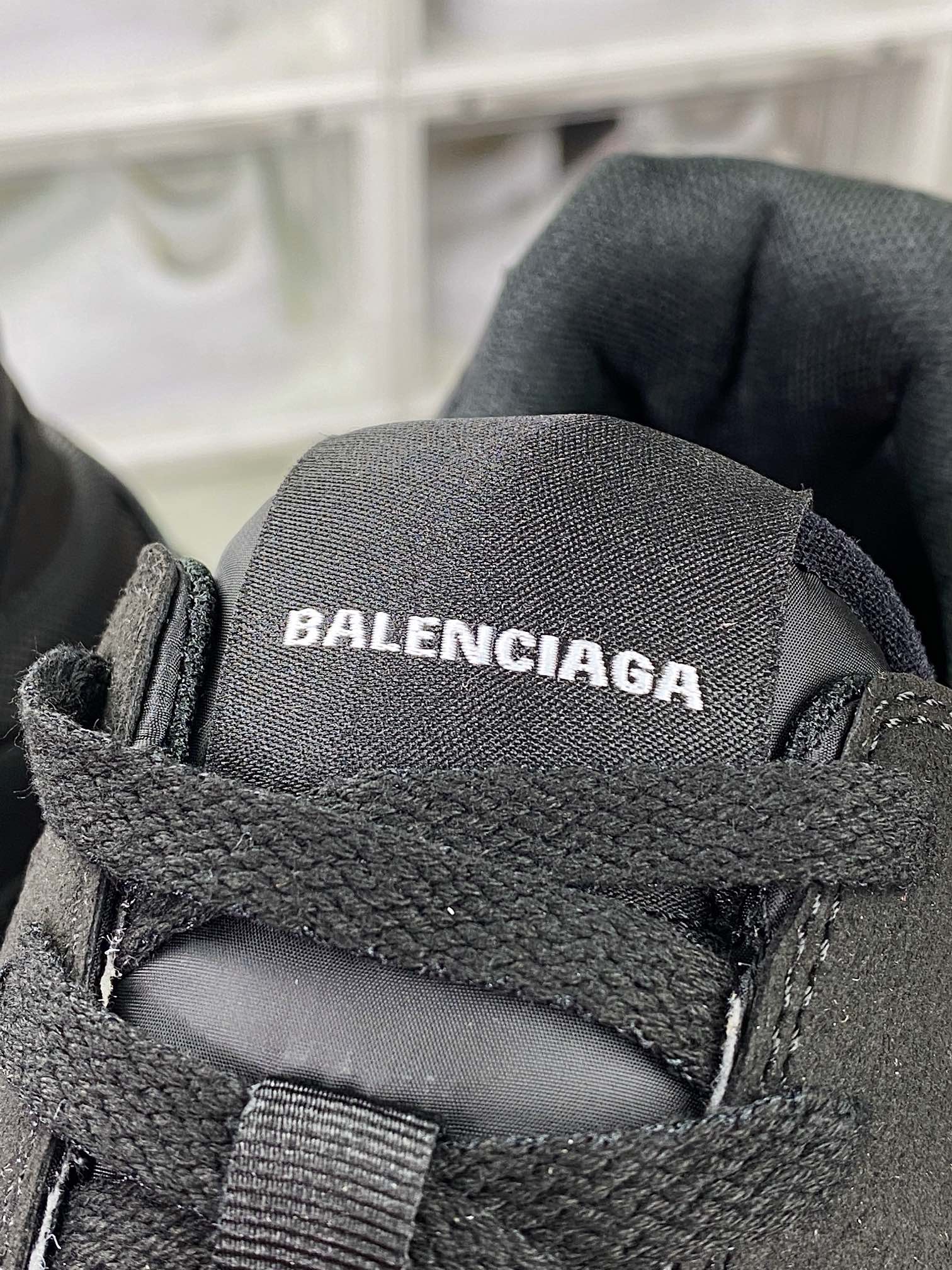 Balenciaga Triple S Mule Low Sneaker ”Black/White” Fashion Sneakers ”Silk Cloth Black LOGO” 524039 W1F3 0102