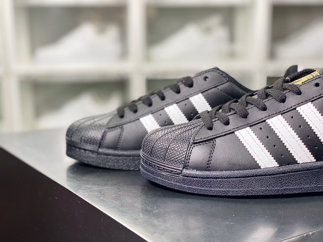 / Adidas Originals Superstar ”Black/White/Gold” classic shell head series low-top sneakers ”19 old version black and white gold label” B27140