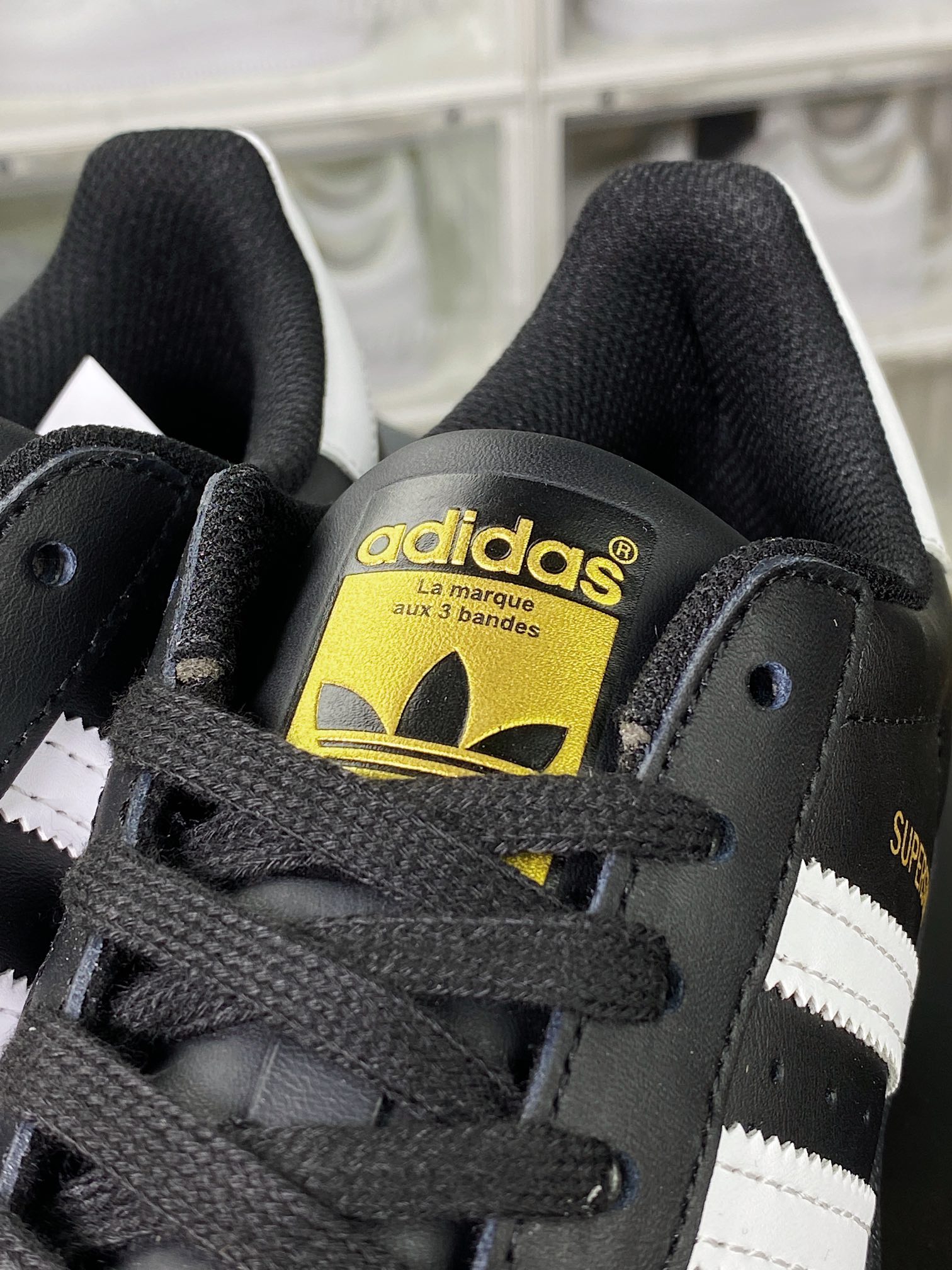 / Adidas Originals Superstar ”Black/White/Gold” classic shell head series low-top sneakers ”19 old version black and white gold label” B27140