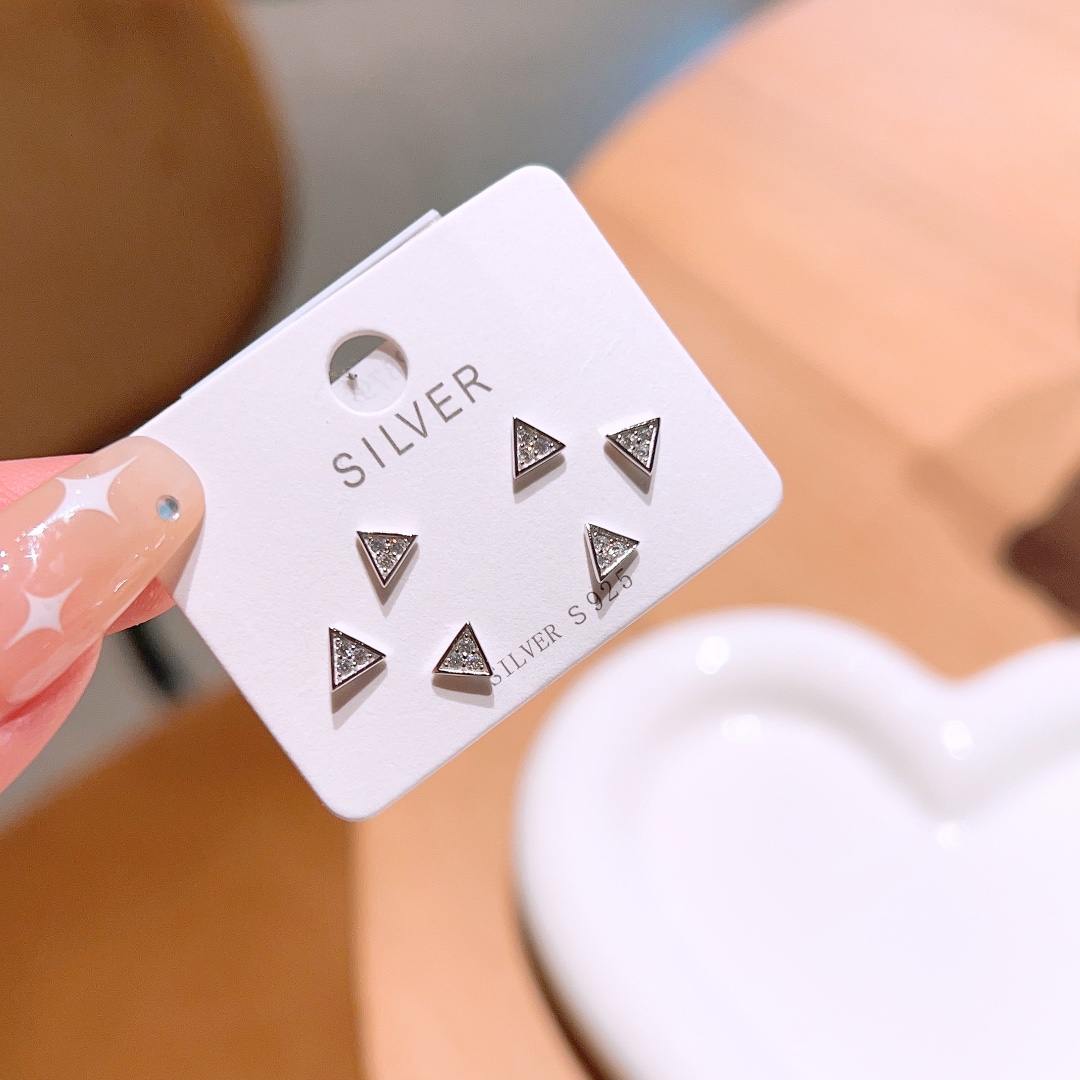 優しい低アレルギー銀イヤリングゴールド 誕生日