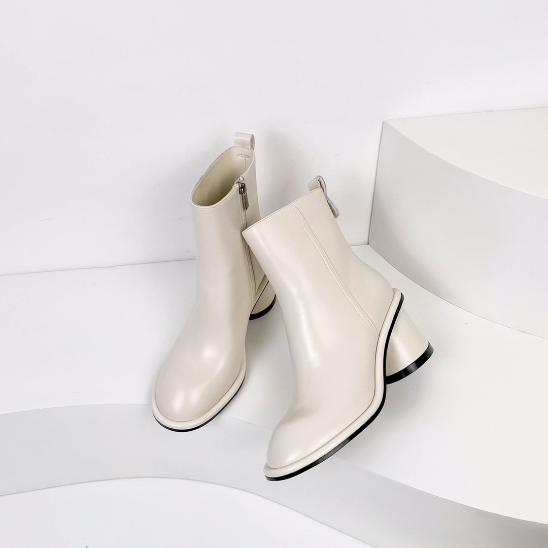 Italian Fashion Zipper Short Boots with Sheepskin Lining and Durable Rubber Sole - 图片 5