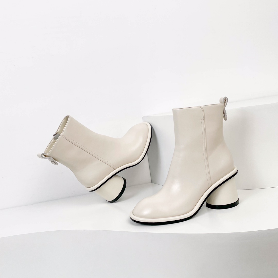 Italian Fashion Zipper Short Boots with Sheepskin Lining and Durable Rubber Sole