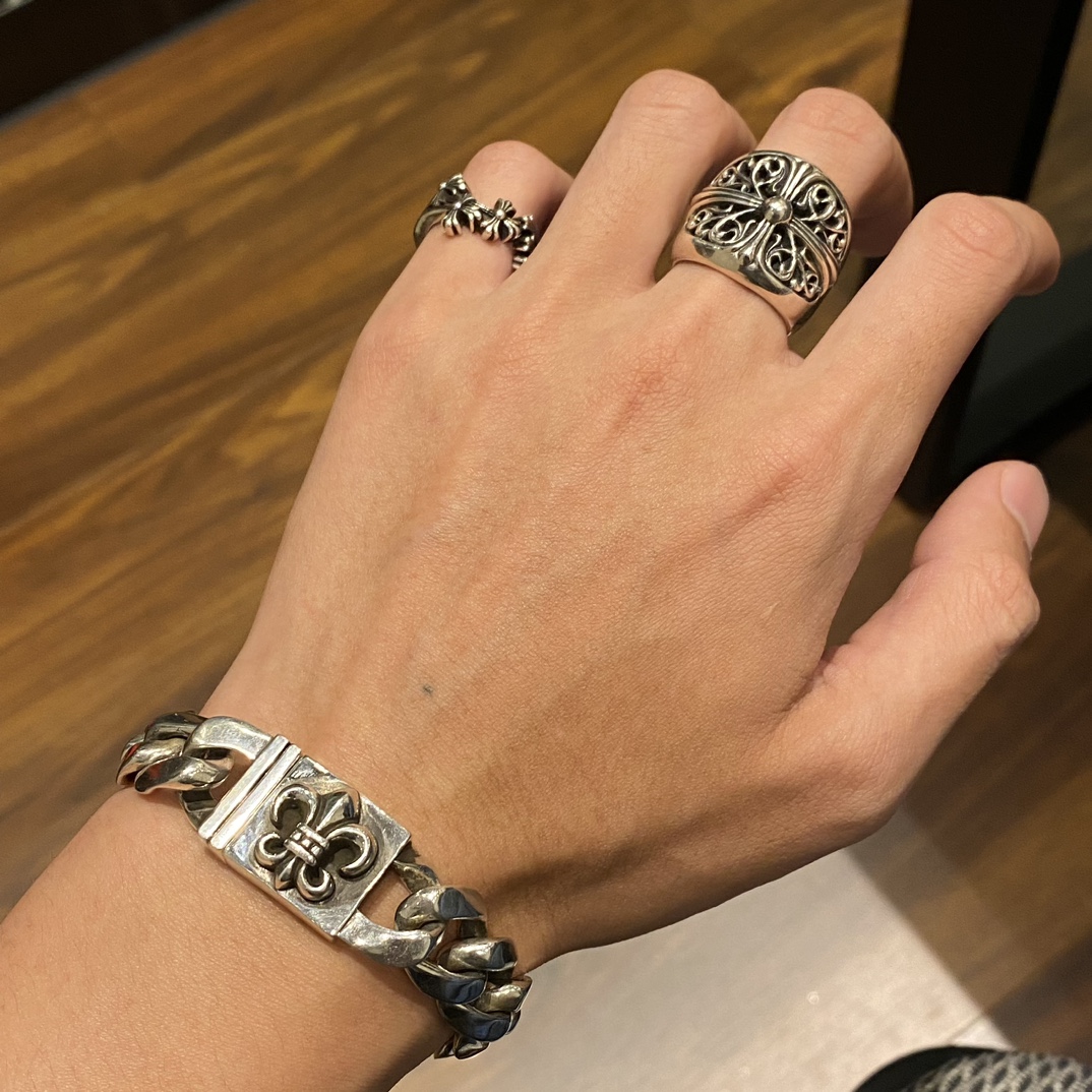 Bracelets & Bangles