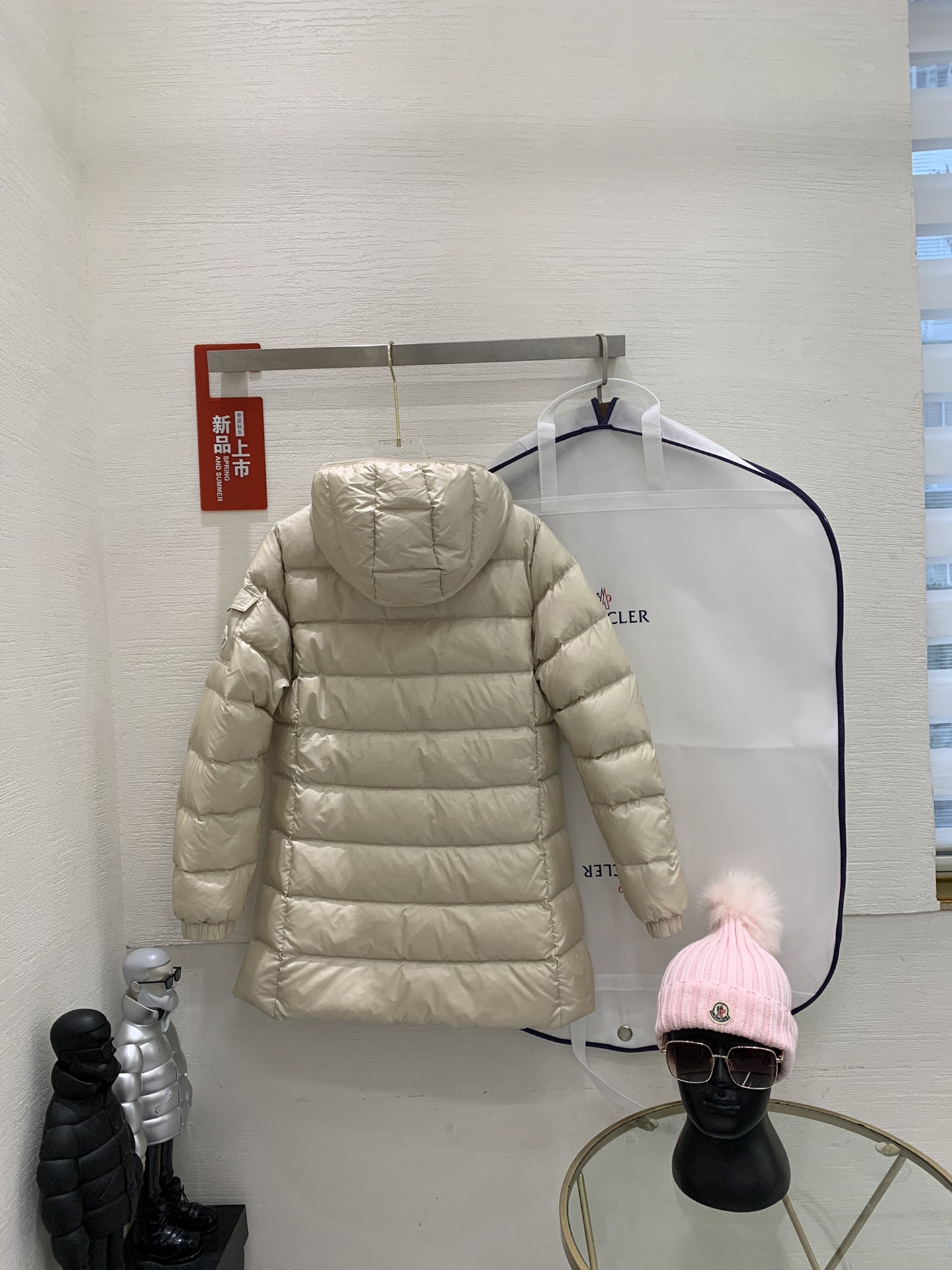 🆕Moncler 女士Glements 短款羽绒服码数：1-2-3-4由回收的闪亮长椅saison制成再
