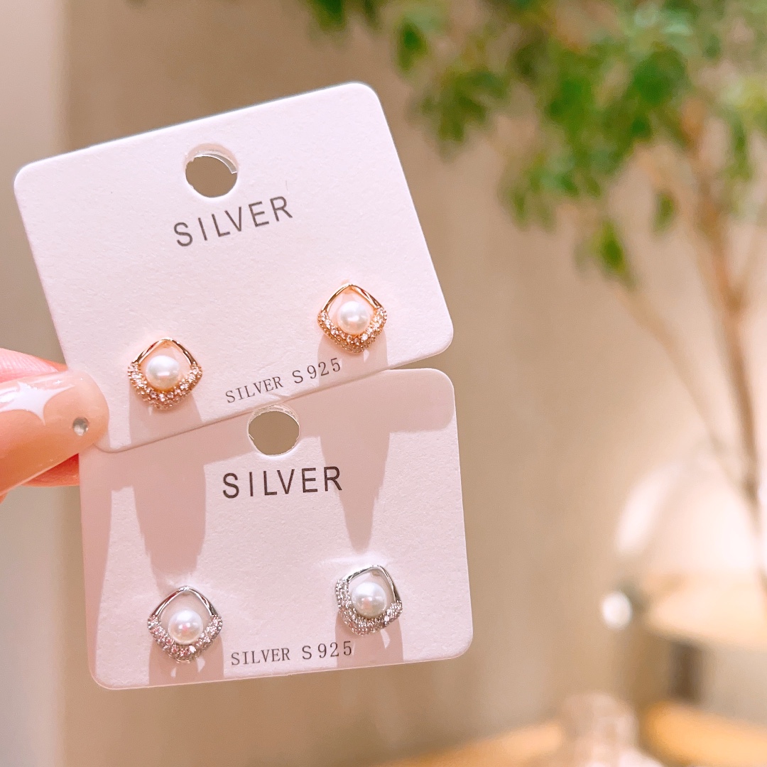 精巧ファインシルバーイヤリングゴールド 春節