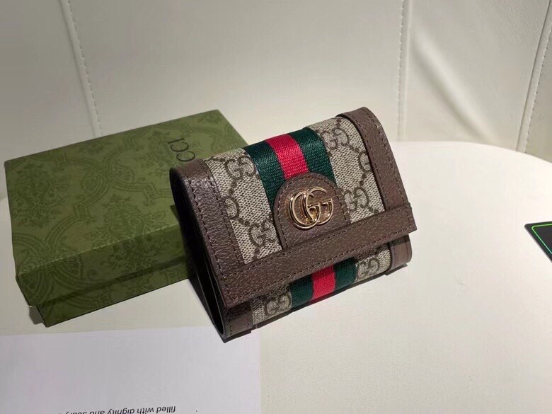 Gucci Kolor kawy Skóra cielęca krowia