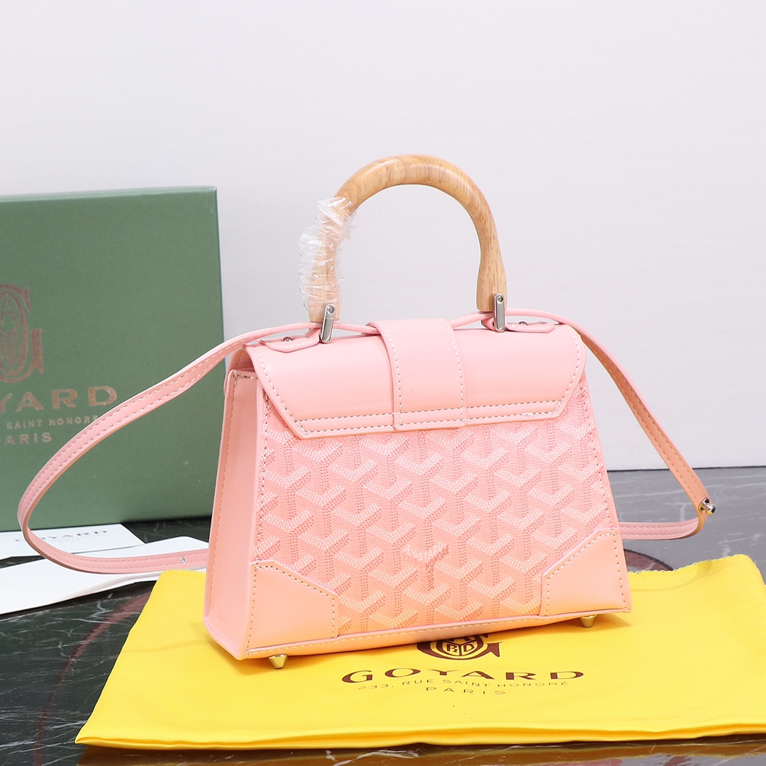 配盒子戈家)新品 mini Saigon 软西贡包，推陈出新，塑造全新结构化的迷你西贡包。原生面料，源板