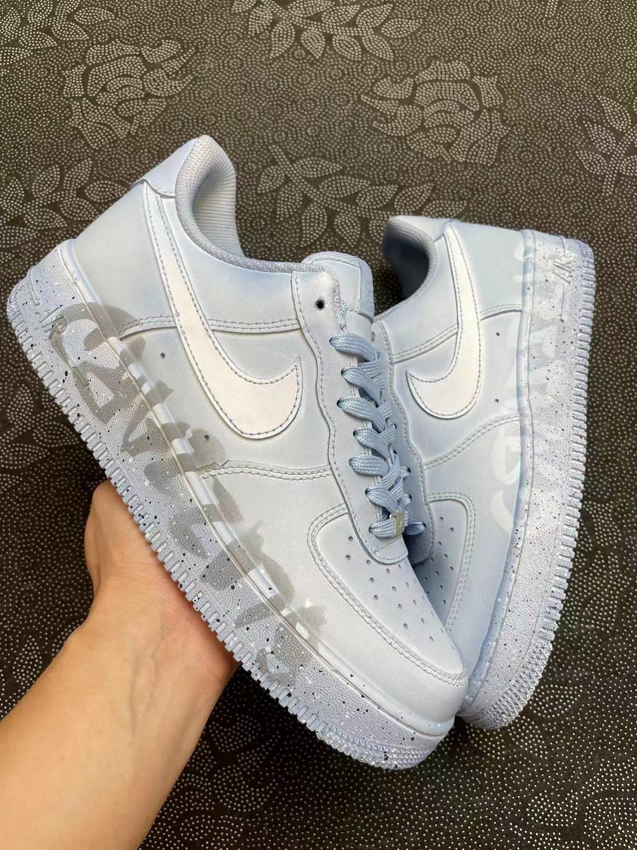 ?正品定制 Nike Air Force 1 Low 暴风雪废士做旧风 泼墨手绘 白蓝配色